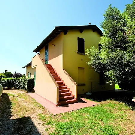Aparthotel Podere Adorni Collemezzano