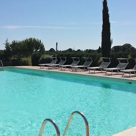 Podere Adorni Aparthotel 3*
