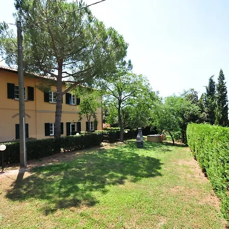 Aparthotel Podere Adorni Collemezzano