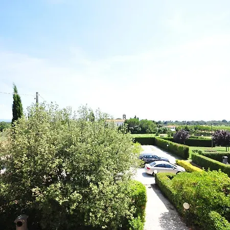 Aparthotel Podere Adorni Collemezzano